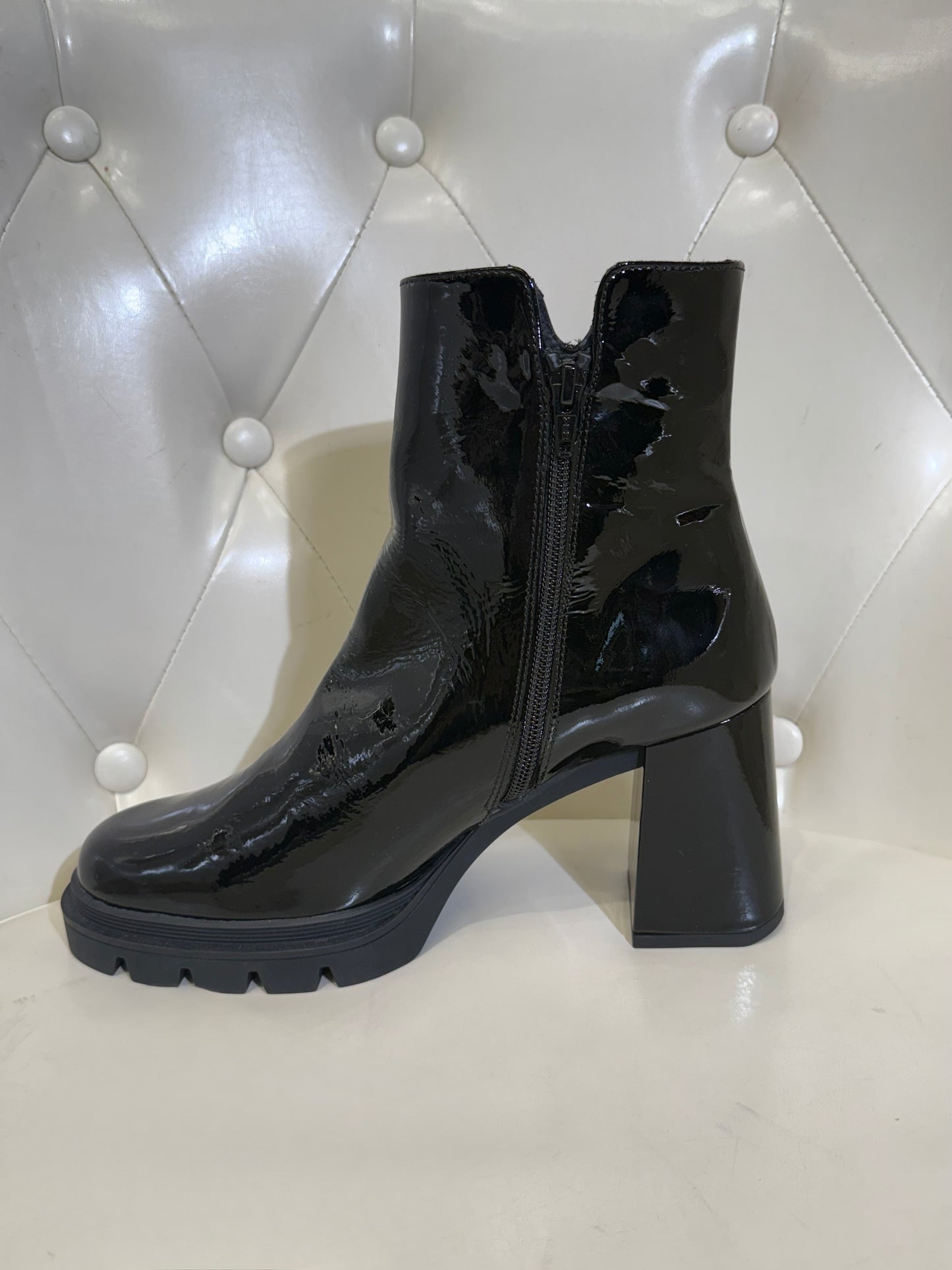 Botín Charol Doralatina