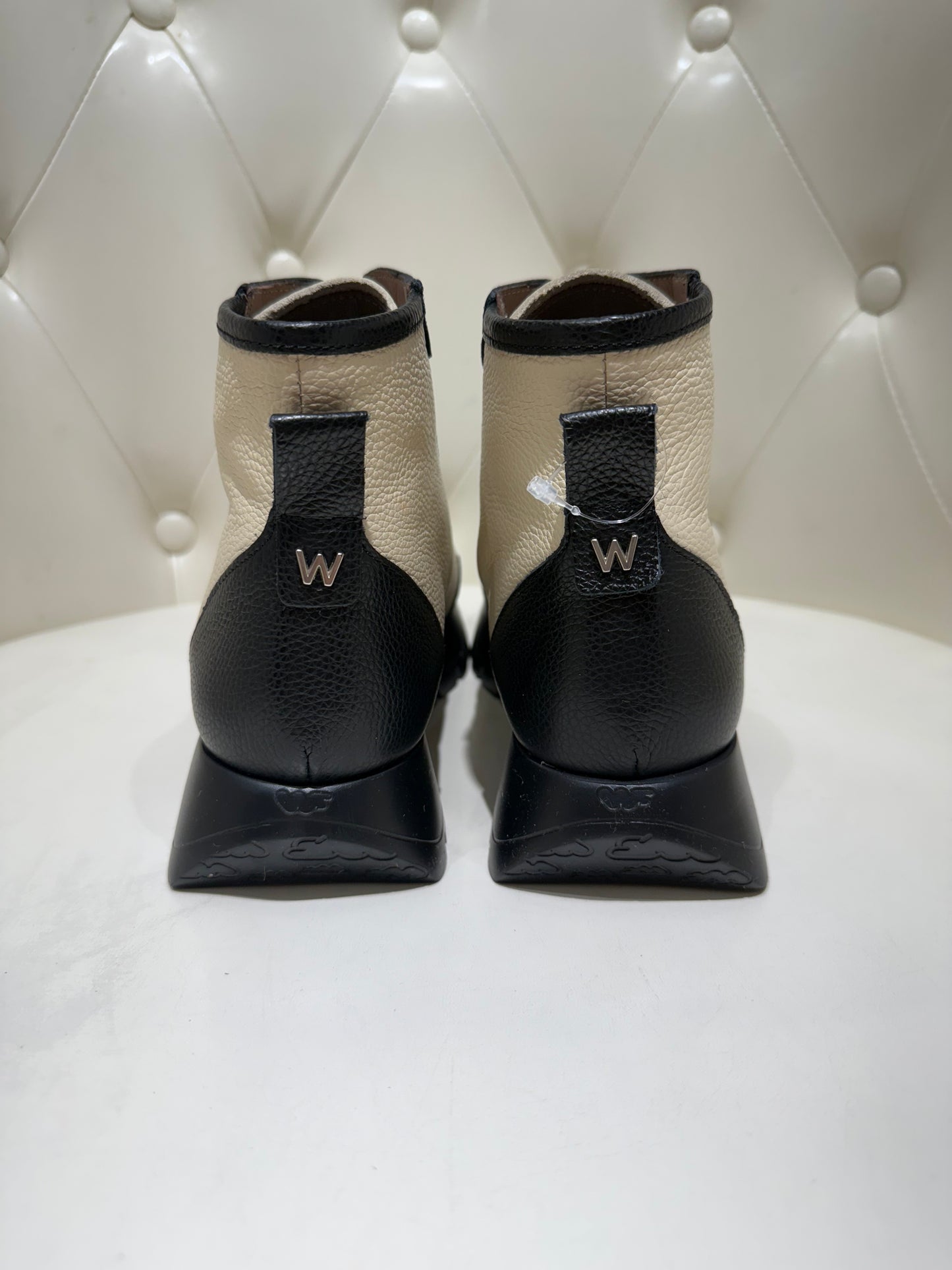 Zapatos Wonders Beige