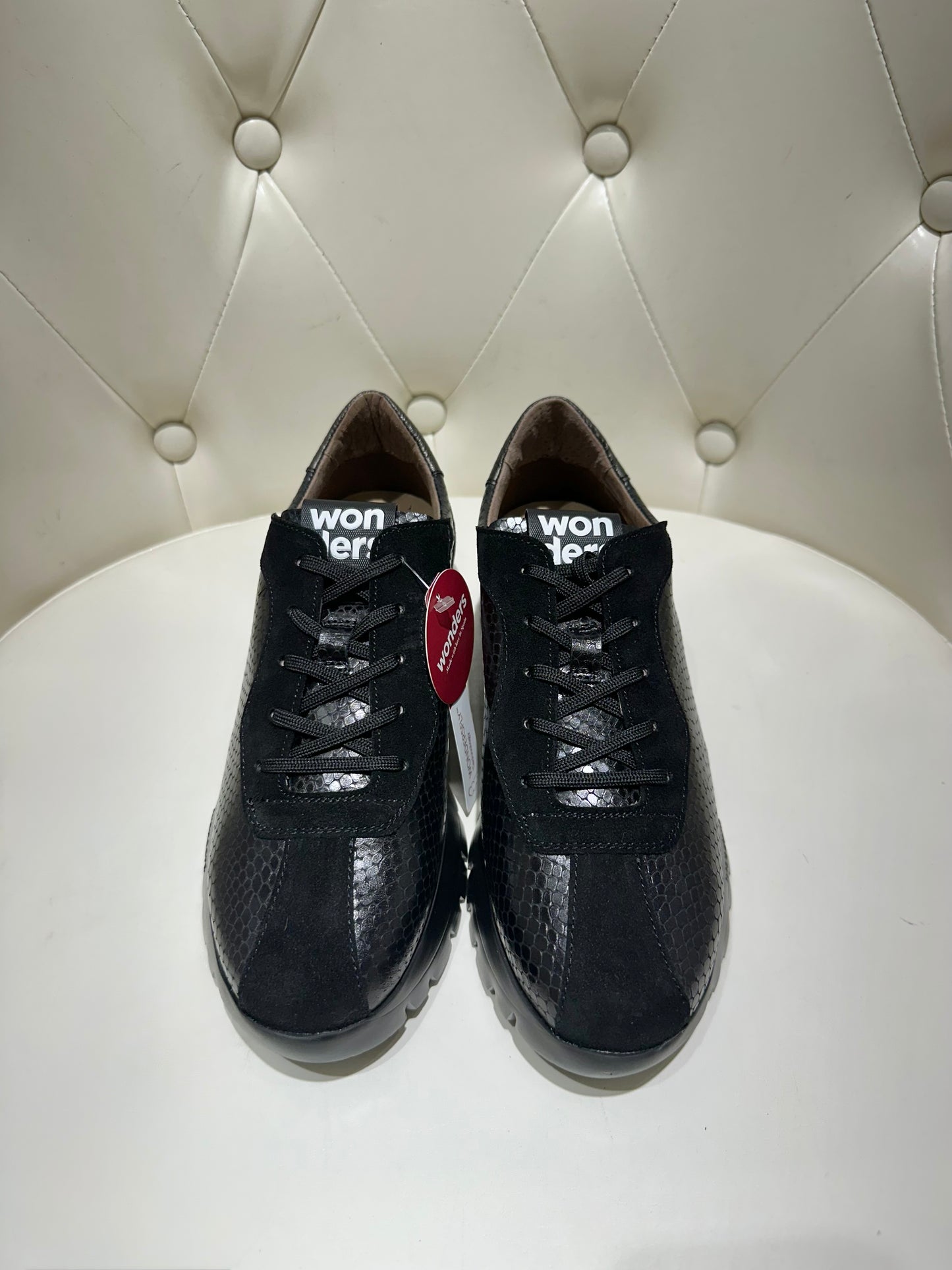 Zapato Wonders Negro Textura
