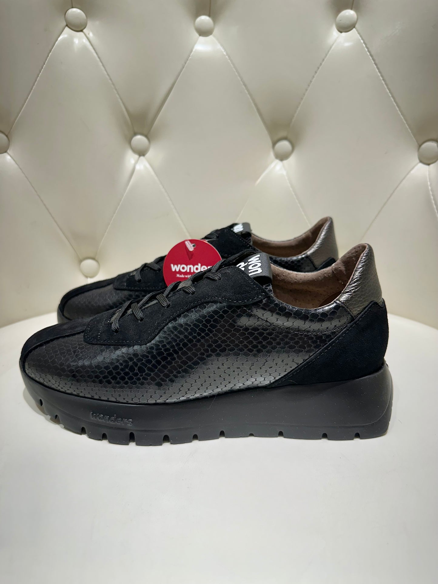 Zapato Wonders Negro Textura