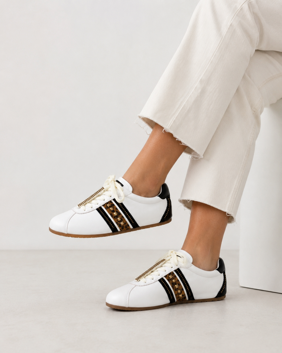 Zapatilla Duero blanco y negro